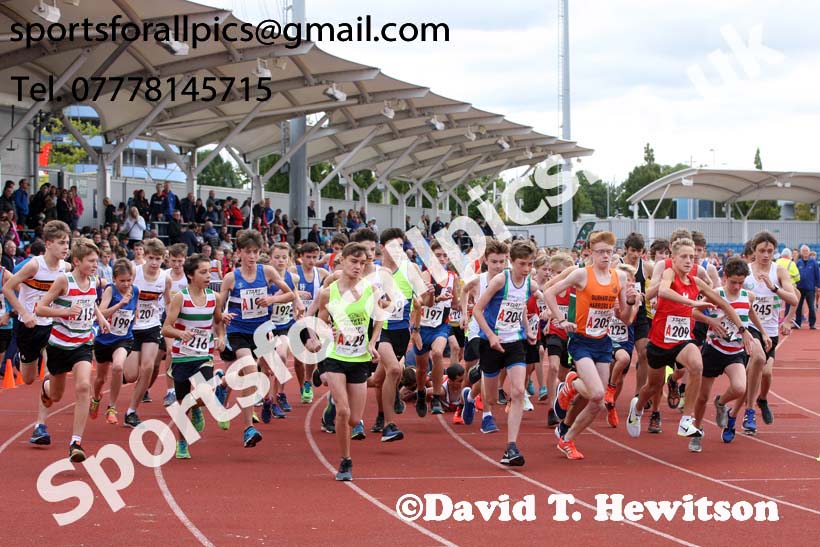 Boys under-15s 3 stage relay, Northern Senior 6 and 4 and Junior Stage Road Relays, SportsCity, Manchester. Photo:  David T. Hewitson/Sports for All Pics